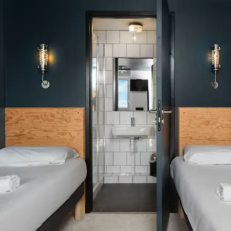 Eklo Centre Gare מלון