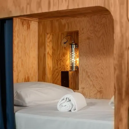 Eklo Centre Gare מלון *